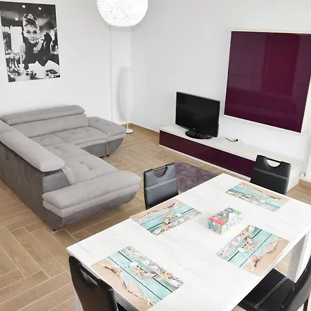 アパート Apartament Mayo Mamaia Nord ナボダリ